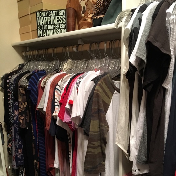 Meet your Posher! Please read๐ - Picture 4 of 5